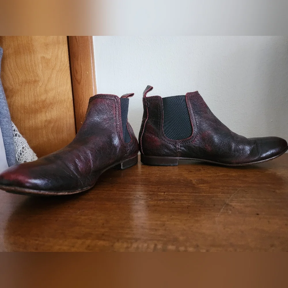 Frye Jillian Chelsea Leather Ankle Booties Size 6M